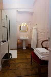Guest House Saint Yves的一间浴室