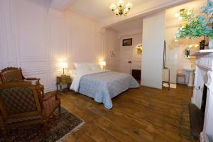 Guest House Saint Yves客房内的一张或多张床位