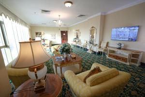 Μια τηλεόραση ή/και κέντρο ψυχαγωγίας στο Habitat All Suites, Al Khobar