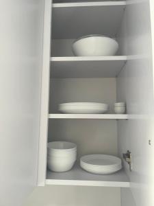 マルボルクにあるApartament Jurand Malborkの白皿