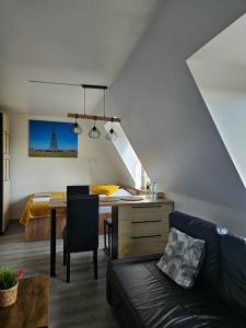 Posedenie v ubytovaní Apartament Pod Radiostacją -Gliwice Tarnogórska, parking free, klimatyzacja