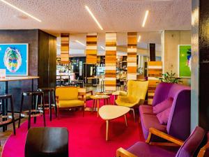 BreakFree on Cashel, an Accor Hotel的休息区