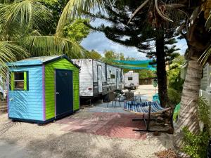 Garður fyrir utan RV by the Sea - Glamping in the Keys - Sleeps 6