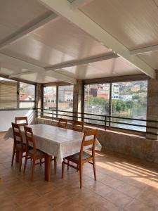 Gambar di galeri bagi Casa con terraza di Pontevedra