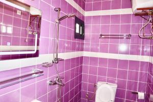 Koupelna v ubytování Appartement 2 chambres salon balcon canal sat wifi parking gardien 24 sur 24 + 52 fotografií
