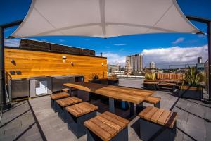 Balkoni atau teres di Modern 2 Bedroom Apartment in Central Croydon with Free Parking