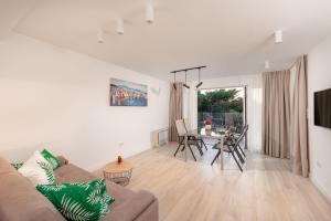 Χώρος καθιστικού στο Apartments 01 Promajna