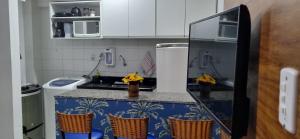 Η κουζίνα ή μικρή κουζίνα στο Apartamento Standard Suíte, Barra, Salvador, Bahia +29 φωτογραφίες