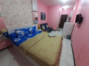 Μια τηλεόραση ή/και κέντρο ψυχαγωγίας στο Apartemen SUKARNO HATTA Ely