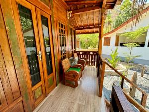 Beehive Cottages的阳台或露台