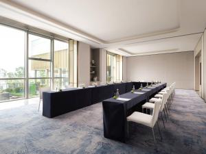 上海伊敦康得思酒店Cordis Shanghai Seaworld商务区和/或会议室
