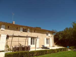 The building in which the holiday home is located