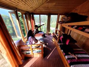 Posezení v ubytování MudHostel Shangarh + 37 fotografií