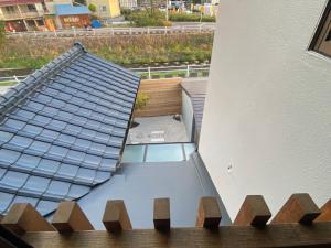 Un balcón o terraza en 城下町の一棟貸し 今来 Konrai - Private-use guesthouse