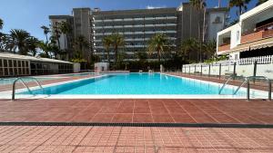 Bazén v ubytování Top-Apartment, 4 OG, seitlicher Meerblick, mit 1 Schlafzimmer im Herzen von Playa del Inglés , Gran Canaria nebo v jeho okolí