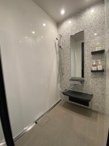 Koupelna v ubytování 城下町の一棟貸し 今来 Konrai - Private-use guesthouse + 33 fotografií