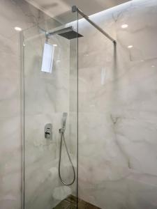 A bathroom at Pano Stalos Villas