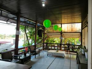 Μπαλκόνι ή βεράντα στο Homestay Dytora Syariah