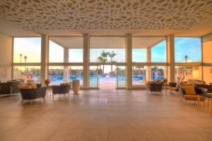 Piscina en o cerca de SBH Monica Beach Resort