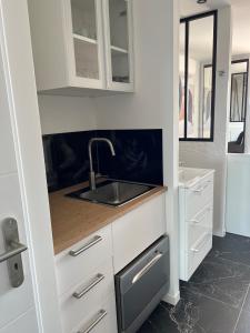 Køkken eller tekøkken på Au 69 du Village Naturiste