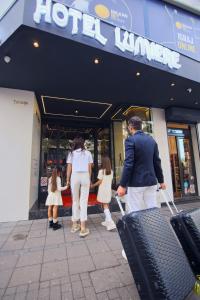 入住Lumière Hotel Pool & SPA的客人