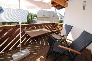 Balkón nebo terasa v ubytování Weingut u. Gästehaus Becker