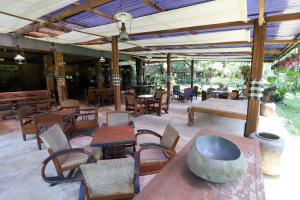 Restaurace v ubytování Katumbiri Resort
