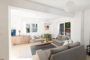 Posezení v ubytování Protaras Blue River Villa BR26