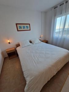 Postel nebo postele na pokoji v ubytování SUNNY SEA VIEW + 25 fotografií