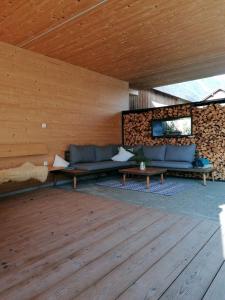 A seating area at Gästehaus Appartements Egender