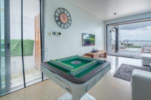 Χώρος καθιστικού στο 拉威Eva8 三卧海边别墅 近拉威海鲜市场