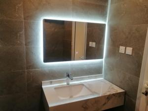 Imagem da galeria de غرفة فاخرة مع دورة مياه ومطبخ بحي الضاحية em Arar