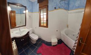 Zdjęcie z galerii obiektu Villa Luisa Apartment w mieście Somo