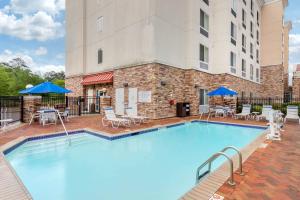 Bazén v ubytování Fairfield Inn & Suites by Marriott Houston Conroe nebo v jeho okolí