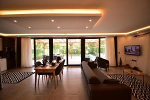 Μια τηλεόραση ή/και κέντρο ψυχαγωγίας στο Villa Sierra - Kayaköy