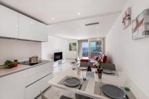 Cucina o angolo cottura di Red View Apartment - Happy Rentals