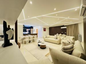 Posezení v ubytování Lux private home Sheikh zayed