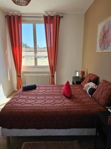 Photo de la galerie de l'établissement Maison spacieuse jardin Transat - Parking gratuit, à Saint-Michel 23 autres photos