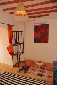 Postel nebo postele na pokoji v ubytování Riad marrakesh peace