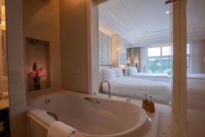 Koupelna v ubytování La Sapinette Hotel Dalat