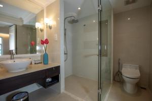 Koupelna v ubytování La Sapinette Hotel Dalat