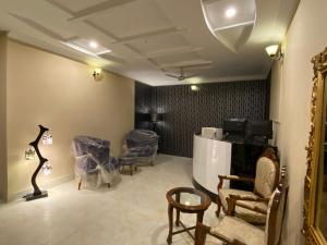 Χώρος καθιστικού στο Al Harmain Gest House Bahawalpur