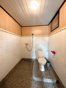 Koupelna v ubytování Kajeng Bungalow