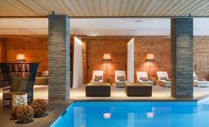 Bazén v ubytování Hotel Piz Buin Klosters nebo v jeho okolí