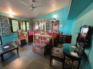Posezení v ubytování Sharad Baug homestay + 37 fotografií