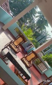 Rõdu või terrass majutusasutuses Sasagara Beach Villa