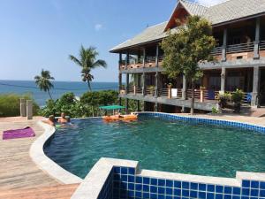 Gallery image of Sea Rock Resort in Haad Pleayleam