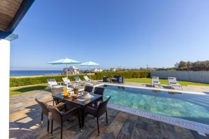 Bazén v ubytování Diana Seaside Villas nebo v jeho okolí