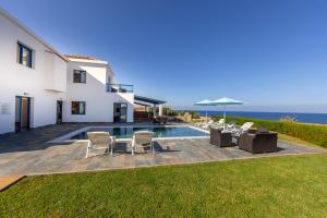Bazén v ubytování Diana Seaside Villas nebo v jeho okolí