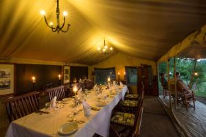 Restaurace v ubytování Sentinel Mara Camp